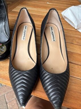 Karl Lagerfeld Black Quilted Pointed-Toe Pumps